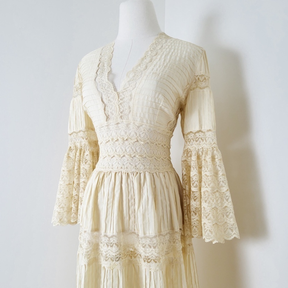 1970's Mexican Wedding Dress Cream Midi Long Sleeve Lace Pleats V-neck Tiered - Picture 3 of 16